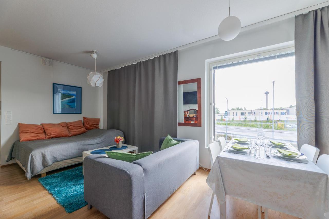 Close To Center And Naesijaervi - Free Parking, Ac, And Two Double Beds Tampere
