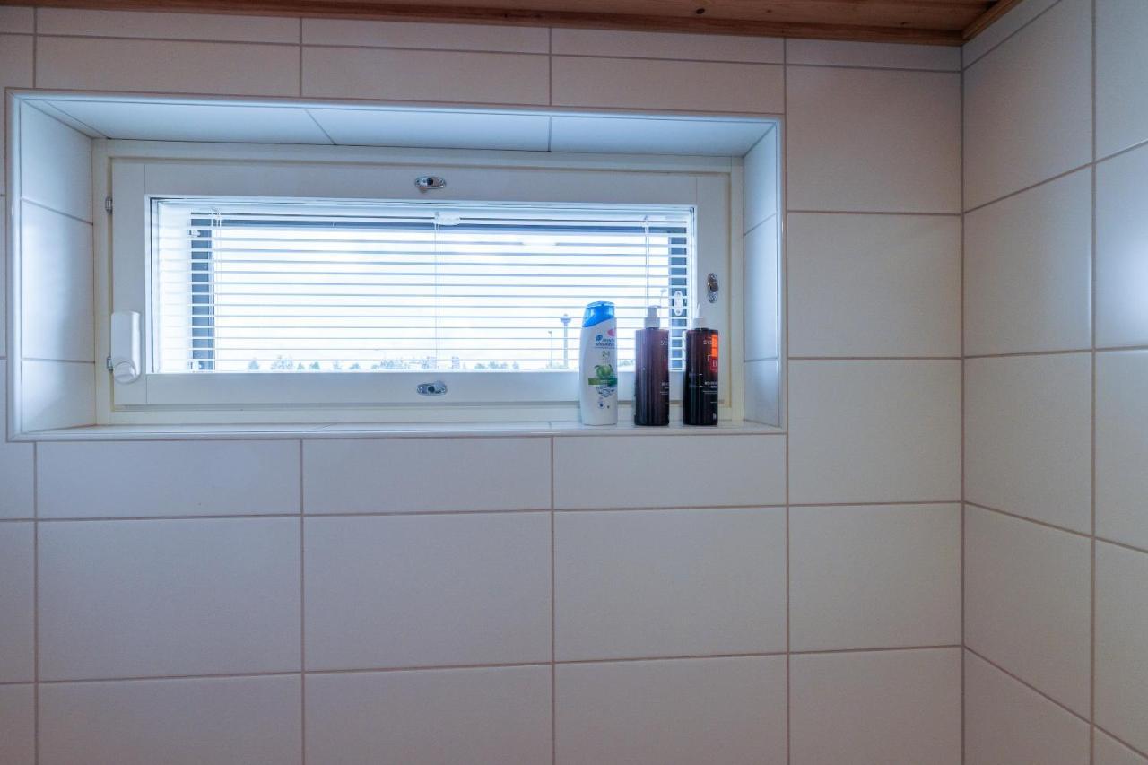 Close To Center And Naesijaervi - Free Parking, Ac, And Two Double Beds Tampere
