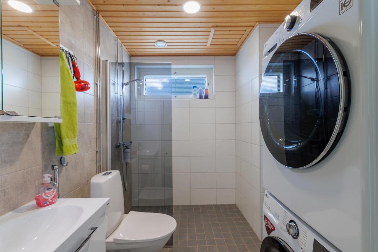 Apartment Close To Center And Naesijaervi - Free Parking, Ac, And Two Double Beds