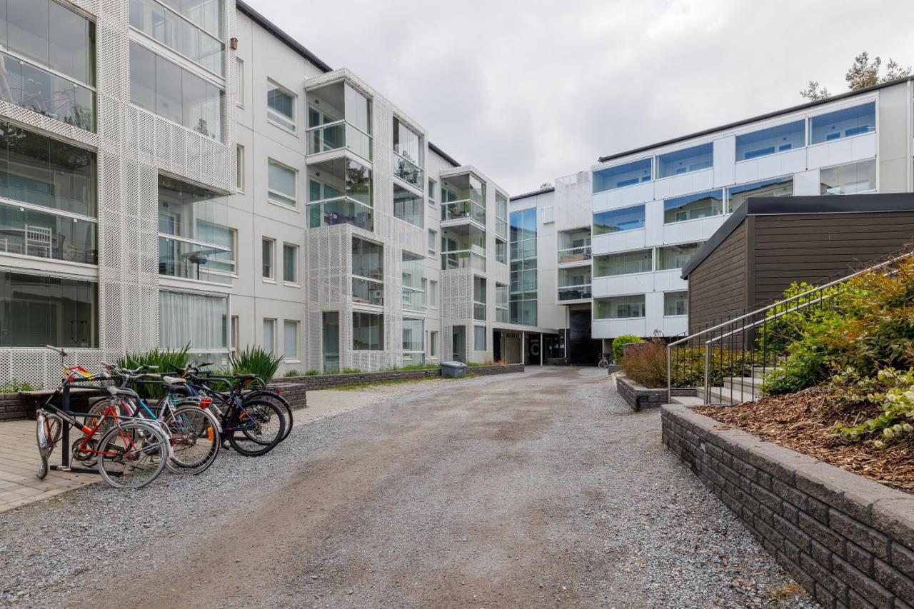 Apartment Close To Center And Naesijaervi - Free Parking, Ac, And Two Double Beds Tampere