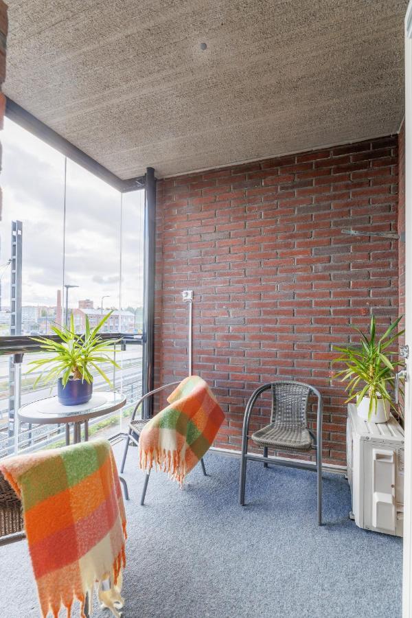 Huoneisto Close To Center And Naesijaervi - Free Parking, Ac, And Two Double Beds Tampere